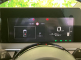 視認性の高いメーターで、運転に必要な情報をしっかり確認できます。スタイリッシュなデザインも、運転する際の気分を高めます。