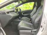 機能的な操作系と、見やすいメーター類が配置されたドライバーシート。集中して運転を楽しめます。快適なドライブをサポートします。