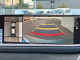 後方確認をサポートするモニター画面。狭い場所での運転や駐車も安心です。安全な運転をサポートする頼れる相棒です。