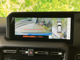 バックモニターで、狭い場所でも安全に駐車ができます。周囲の状況を把握しやすく、運転の苦手な方にもおすすめです。安全運転をサポートします。