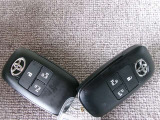 スマートキ-を携帯していればドアの施開錠もエンジン始動もラクラクです!