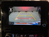 【バックカメラ】駐車時に後方がリアルタイム映像で確認できます。大型商業施設や立体駐車場での駐車時や、夜間のバック時に大活躍!運転スキルに関わらず、今や必須となった装備のひとつです!