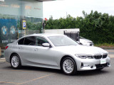 BMW在庫保有台数常時100台以上!ご来店の際はBMW本店(厚木市下荻野140-1)にご来店ください!弊社自慢の全天候型ショールーム!BMW在庫保有台数常時100台以上ございます!