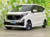 丸みを帯びたフロントマスクが特徴的。精悍な印象を与えるスタイリングは、街乗りにも最適です。洗練されたデザインで注目を集める一台です。