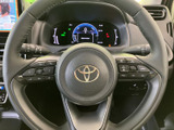 握りやすいステアリングは、運転の楽しさを向上させます。操作性にも優れており、快適なドライビングをサポートします。手に馴染む心地よさです。