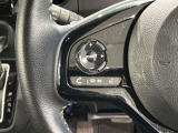 ステアリングにオーディオ操作スイッチが付いています。オーディオ画面に直接タッチしなくても操作が出来ますので、運転に集中できます。