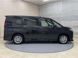 「中古車ハイブリッド保証」付き。ハイブリット機構を無償で保証します。保証期間は初度登録年月から10年目まで、または3年間の長い方。但し累計走行距離が20万km以内。