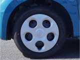 【ホイールキャップ】車に良く似合う純正ホイールキャップが装備されています。ノーマルタイヤ、スタッドレスタイヤもスズキ自販島根にお任せください。