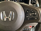 ハンドルにHondaセンシング系のクルーズコントロールやレーンキープアシストなどのスイッチが装備されています。ハンドルから手を離さず安全に操作できます。