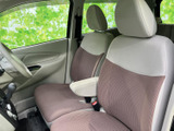 運転に集中できるシンプルなデザイン。操作性にも優れ、スムーズなドライビングをサポートします。