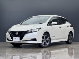 白と黒のツートーンカラーが映える日産リーフです。静粛性と加速感に優れ、日常使いから長距離まで快適に走れます。内外装ともに綺麗に保たれており、おすすめの1台です。ぜひご検討ください。