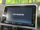 【大画面ナビ】人気の大型9インチナビを装備。存在感のある大画面はインパクト大!ナビ利用時のマップ表示は見やすく、テレビやDVDは臨場感がアップ!いつものドライブがグッと楽しくなります♪
