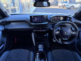 内装クリーニングも施しております。内装の綺麗なお車は気持ちが良くオススメさせていただく1つのポイントになっております。