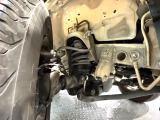お車を安心してお乗りいただく為には、足回りの定期点検が欠かせません。サービスサポート(有償保証)では無料点検もご提供しており、安心のカーライフをお過ごしいただけるサポート体制が整っています。