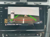 前後パーキングセンサー&リアビューカメラで、車庫入れも安心です。パーキングセンサーは音だけでなくモニターで接近情報を確認出来てより安心です。