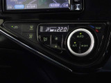 車内を快適に、オートエアコンを装備しています。