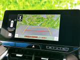 狭い場所での駐車も安心。後方の状況をモニターで確認できるので、安全に駐車操作が行えます。運転に自信がない方にもおすすめです。