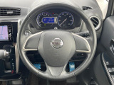 インテリアに合わせたデザインのステアリングは、運転される方のことも考え、運転しやすい形状、大きさです。是非一度、実際に触ってお確かめください。
