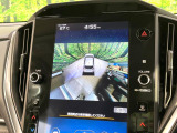 【マルチテレインモニター】車のフロントやサイドのカメラ画像を同時にモニター表示することで、悪路や狭い道を走行時でも周囲の状況確認ができ安心!本格SUVにうれしい装備です♪
