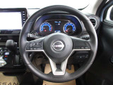 運転が楽しくなる明るく開放的な運転席まわりです。