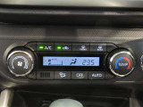 オートエアコンで快適な室内です。