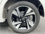 タイヤサイズは165/55R15