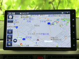 高機能ナビゲーションシステムで、快適なドライブをサポート。道に迷う心配なく、目的地までスムーズに到着できます。