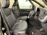 中古車をキレイで気持ちよくお乗りいただけるよう、エンジンルームから、シートを外した洗浄まで、目に見えない部分も徹底的に洗浄しています!
