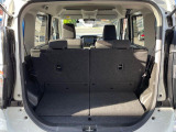 普段のお買い物や通勤、送迎等に十分な荷室スペースを確保しております。セカンドシートを倒すと、大きな荷物の積載も可能です♪