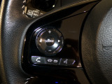 【ステアリングリモコン】ステアリングにオーディオ調節可能なスイッチが装備されていますので運転中でも視線をそらさずにオーディオの調節が可能です!