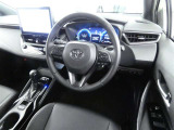 【運転席まわり】・・・ハンドルやシートなども隅々までクリーニング済み。キレイな車内でドライブがより一層快適にお楽しみいただけると思います。