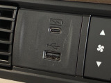 USB充電口を搭載しています!携帯電話の充電などに便利です!