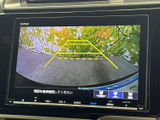 駐車時の安全性を高めるバックモニター。狭い場所でも、後方確認がしやすく、スムーズな駐車操作をサポートします。