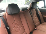 【エアバック】BMWのエアバックやその他の安全装備は、互いに補完しあう事で徹底した安全性を貫きます。万一の事故の際にそれぞれ最適な保護を提供してくれます!