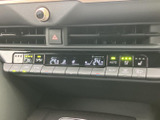 狭い場所でも安心して駐車できるバックモニター。後方の状況を分かりやすく表示し、安全な運転をサポートします。駐車が苦手な方にもおすすめです。