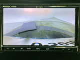 【バックカメラ】運転が苦手な方も車庫入れラクラクです!ギアをリバースに入れれば自動的に切り換わりますので、面倒な操作は不要です♪狭い駐車場もお車を傷つけず安心ですね!