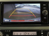 バックガイドモニターで、後方を確認しながら安心して駐車することができます。運転初心者も熟練者も必須の機能ですよ!