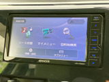 使いやすいオーディオデッキが搭載されています。CDやラジオはもちろん、スマートフォンとの連携も可能です。快適なドライブをサポートします。