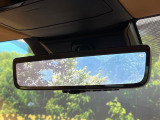 【デジタルインナーミラー】後席の大きな荷物や同乗者で後方が確認しづらい時でも安心!カメラが撮影した車両後方の映像をルームミラー内に表示。クリアな視界で状況の確認が可能です!