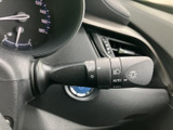 操作しやすいウインカーレバーで、安全な車線変更をサポート。確実な操作感で、周囲への意思表示をスムーズに行えます。