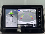 【アラウンドビューモニター】このように真上から見下ろしたような映像が映し出されるため駐車やバックが苦手な方でも安心して行うことが可能となります!!