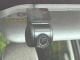 【ドライブレコーダー】ドライブレコーダー装備!走行中はもちろん、あおり運転や事故に遭遇した際、映像で記録し、万一のリスクに備えます。※記録用SDカードはお客様ご自身でご準備いただく必要があります。