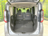 普段のお買い物や通勤、送迎等に十分な荷室スペースを確保しております。セカンドシートを倒すと、大きな荷物の積載も可能です♪