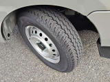 新車時のタイヤなので溝たっぷり有ります♪