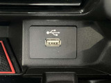 USB電源を装備してます。スマホやタブレットの充電に便利です♪