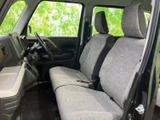 運転しやすい視点と、包み込まれるような座り心地が魅力。操作系の配置も最適で、運転に集中できます。