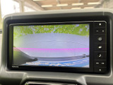後方の視界を広げ、安全な駐車をサポートします。ガイドライン表示で、狭い場所でもスムーズな駐車操作が可能。運転に自信がない方にもおすすめです。