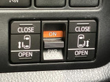 後方の状況をわかりやすく表示。狭い道や駐車場でも、安全に駐車できます。運転に自信がない方にもおすすめです。