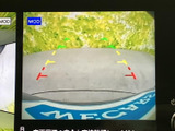 車両周辺の状況を把握できるモニター画面です。運転の安全性を高めるだけでなく、駐車時にも役立ちます。運転に不安を感じる場面を減らしてくれます。