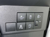 アイドリングストップ機能がついているので、停車時にエンジンを止めて燃料消費を抑えます。環境にもお財布に優しいですね♪